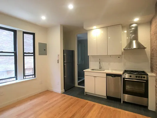 Rented by Uptown Flats LLC | media 17