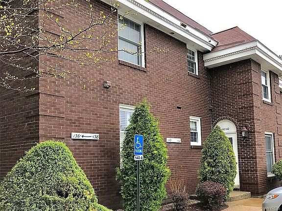 2nd image of 142 Charter Oaks Dr