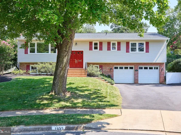 1933 Relda Ct, Falls Church, VA 22043