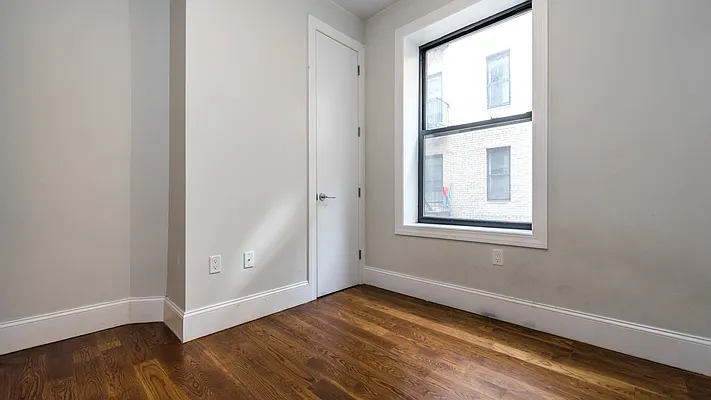 Rented by Nooklyn NYC LLC | media 18