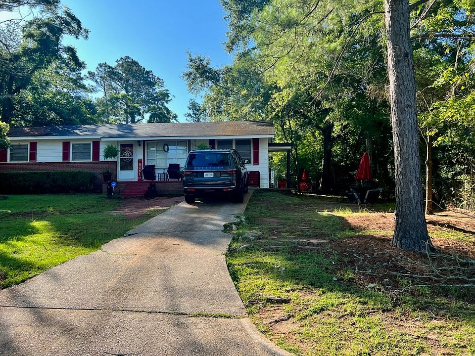 2nd image of 202 S Ingleside Dr