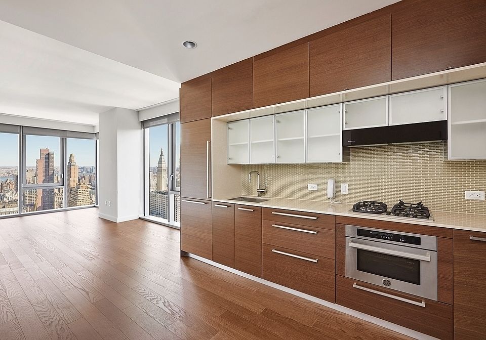 1st image of 100 W 31st St APT 15I