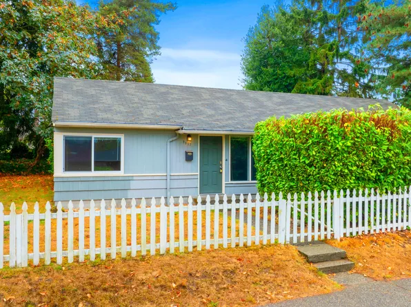 9017 Linden Ave N, Seattle, WA 98103