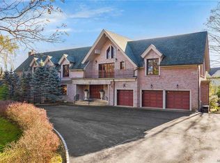 233 Sands Ln, Hewlett Bay Park, NY 11557