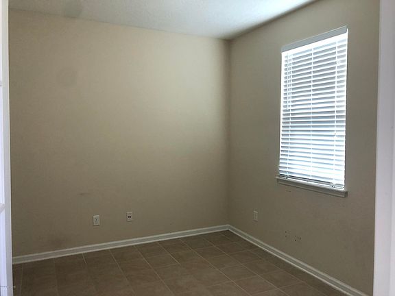 5th image of 455 Vineyard Ln