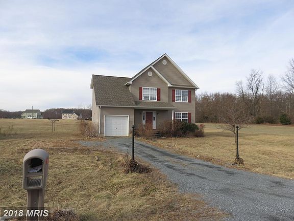 2nd image of 104 Raven Ln