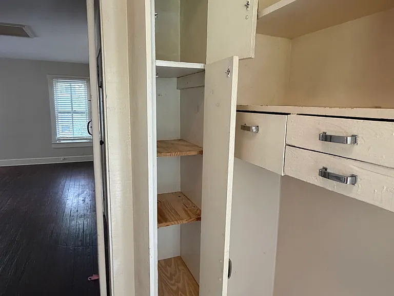 824 1/2 E University Ave #4 — Photo 10