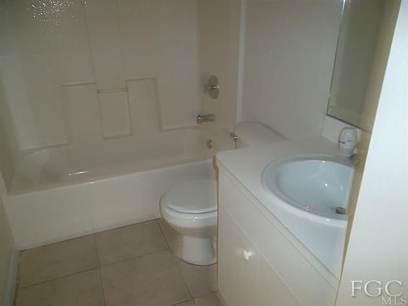 5th image of 2618 SW 2nd Ave