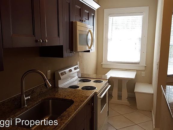 3rd image of 511 S Westland Ave APT 09
