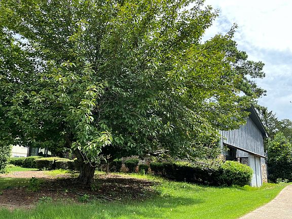 2nd image of 3680 Sandhill Dr SE