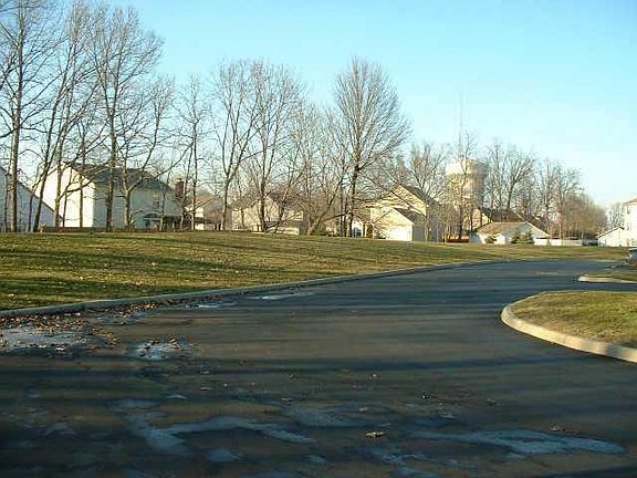 5th image of 896 Philadelphia Dr