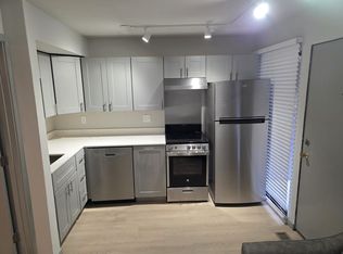 605 S 5th St APT 2, Champaign, IL 61820
