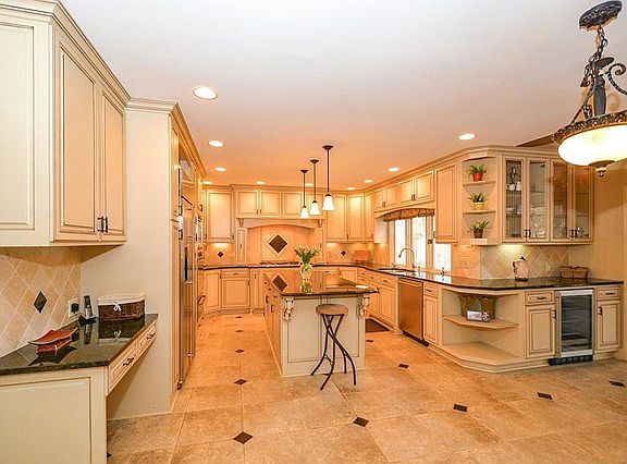 5th image of 10005 Fairway Village Dr