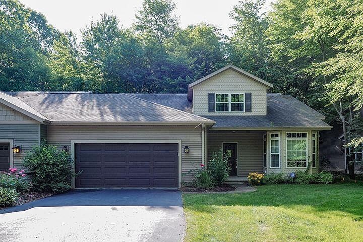 1st image of 9279 The Woodlands Trl
