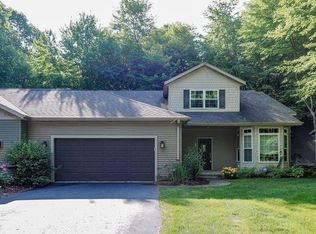 9279 The Woodlands Trl, Portage, MI 49002