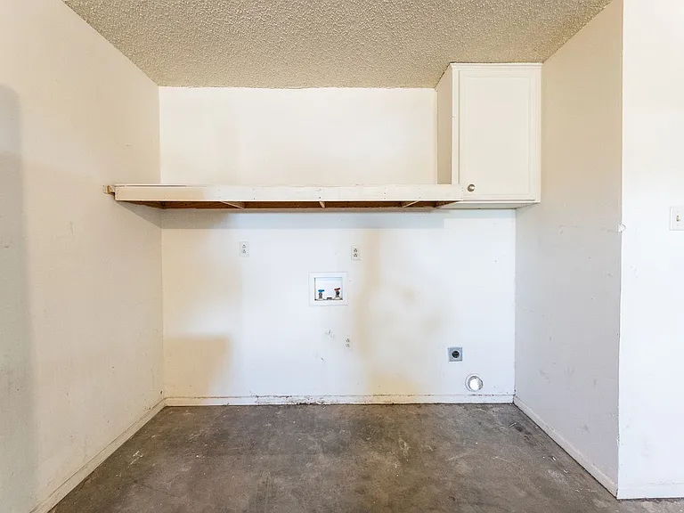 5439 40th St #B — Photo 35
