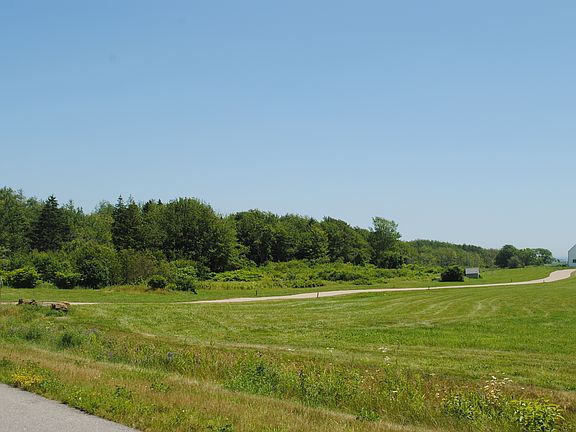 5th image of 5 Cole Farm Dr