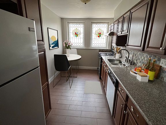 3rd image of 5825 Bartlett St #11319812