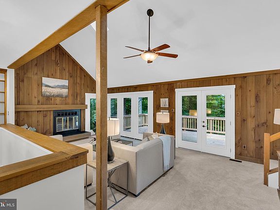 3rd image of 9695 Holly Oak Ct