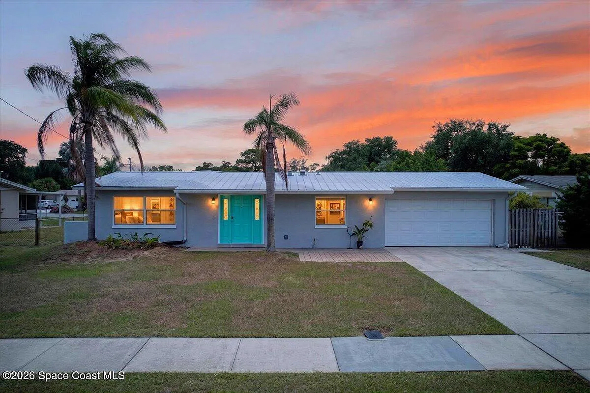 3 bed, 2.0 bath, 1573 sqft, $2,900 — Photo 2