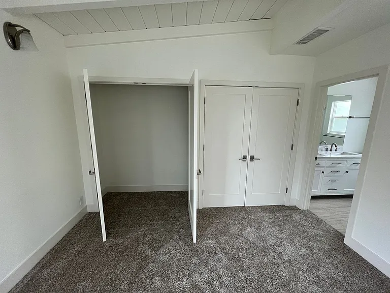 1164 Shelburn Ln — Photo 14