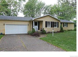 5972 North Dr, Lake View, NY 14085