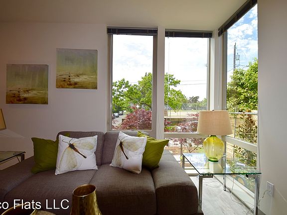 3rd image of 4730 9th Ave NE APT 5