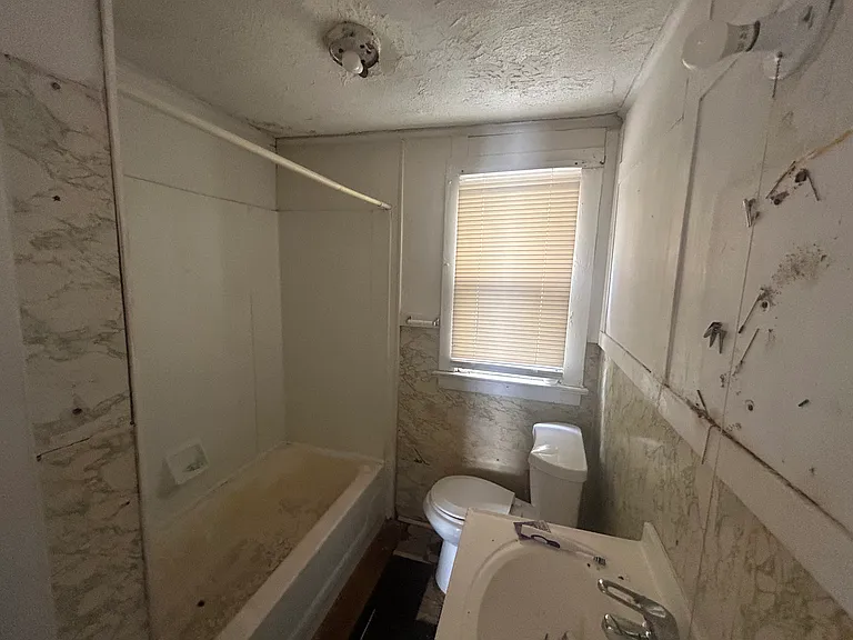 123 Cady St #1 — Photo 11