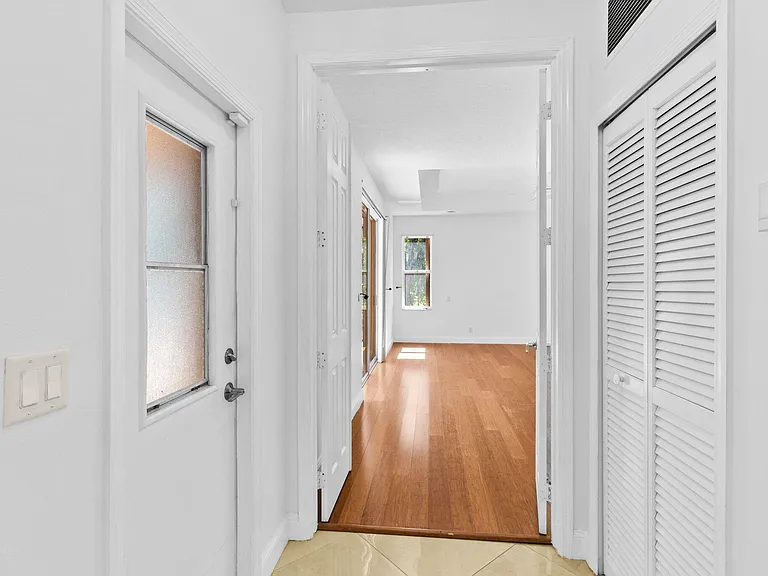 21698 Abington Ct — Photo 31