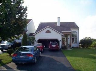 172 W Honeysuckle Ct, Round Lake Beach, IL