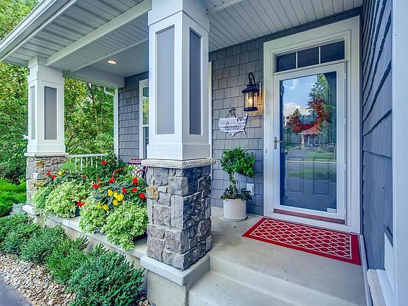 2nd image of 3572 Lemieux Cir