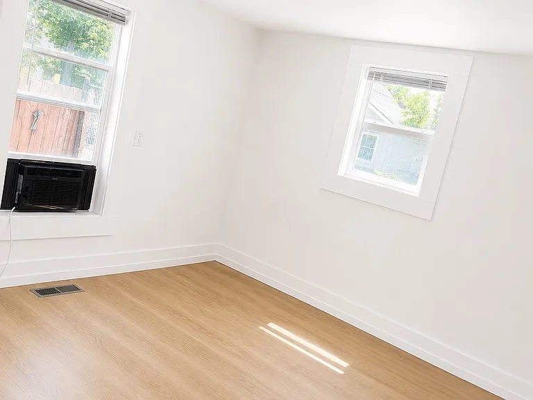 122 N 22nd St #1 — Photo 6