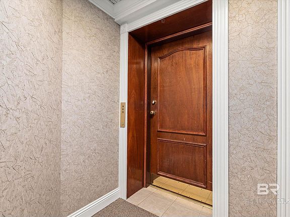 4th image of 100 Tower Dr #903-904