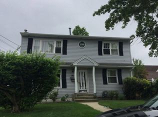 182 Buscher Ave, Valley Stream, NY 11580