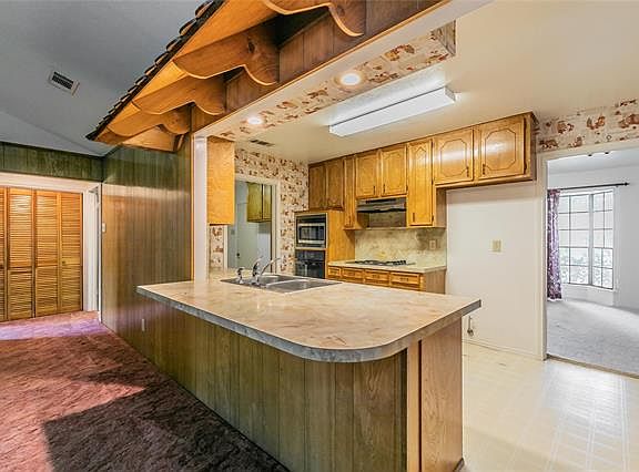 4th image of 700 Clearman Dr