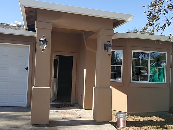 3rd image of 507 S Olive Ave