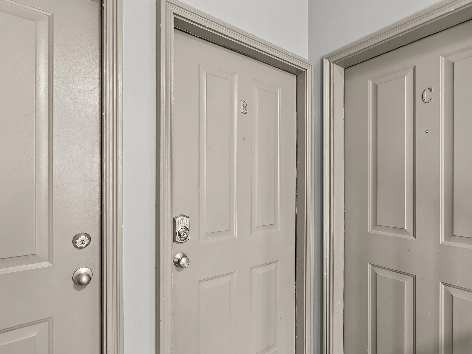 2 bed, 2.5 bath, 2064 sqft, $2,600 — Photo 3