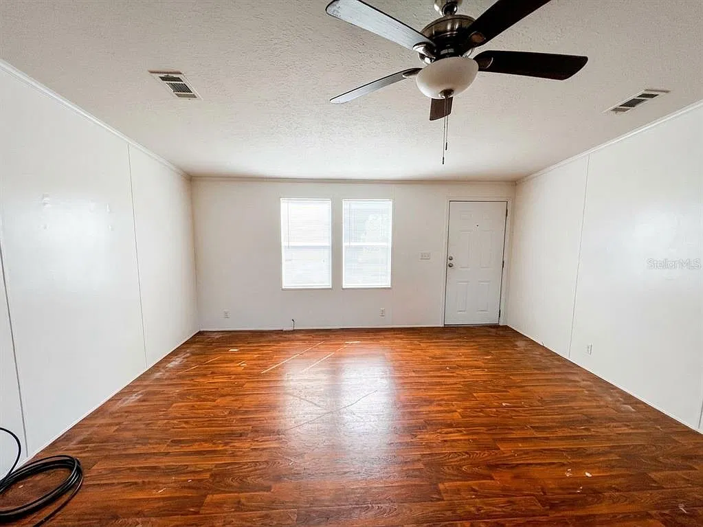 3 bed, 2.0 bath, 1344 sqft, $1,750 — Photo 3