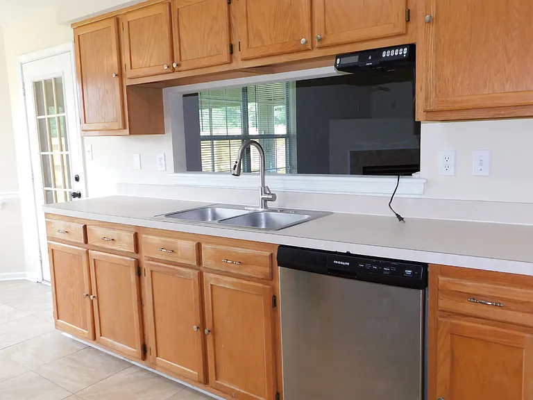 7559 Hughart St — Photo 35