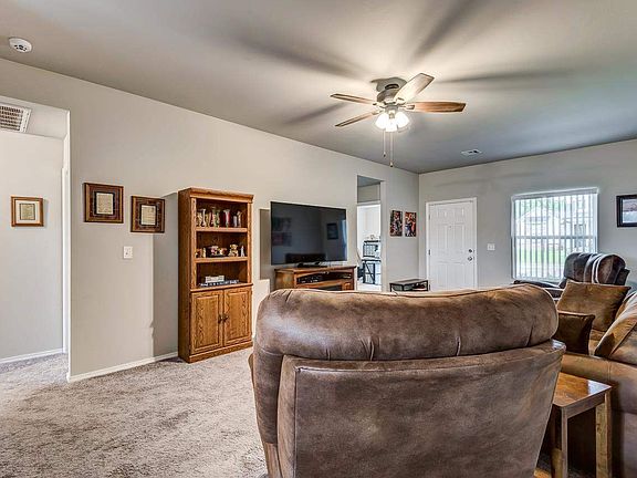 5th image of 602 E Kinder Wells Blvd