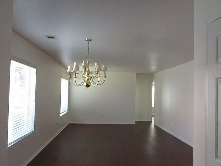 11561 Park Ln — Photo 5