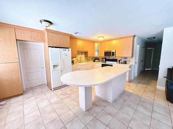 4th image of 6959 CLENDENIN Street