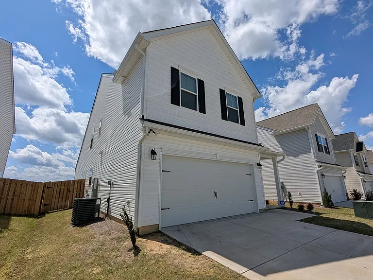 293 Mansell Park — Photo 2