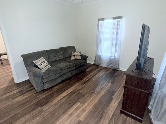 2nd image of 202 Spruce St