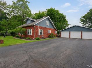 407 E Spruce St, Gillespie, IL 62033