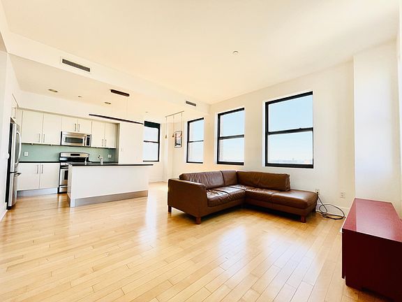 2nd image of 4 Beacon Way APT 801