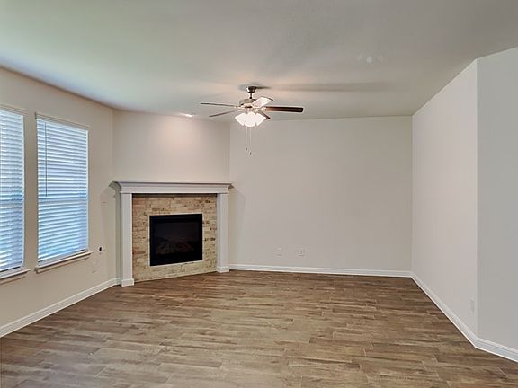 2nd image of 2440 Coyote Way