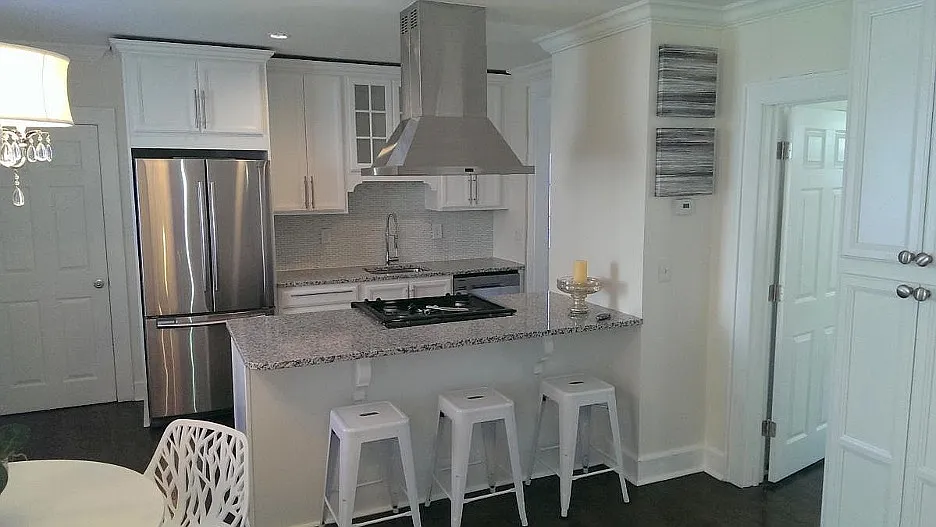 3 bed, 1350 sqft, $3,950 — Photo 2