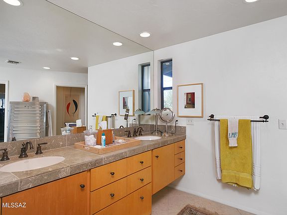 3rd image of 1841 W Vista Lejos