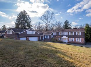 327 N Main St, Chagrin Falls, OH 44022